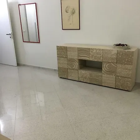 住宿加早餐酒店 Aliga 恩佩多克莱港